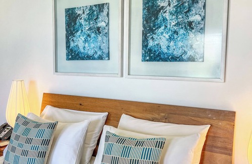 Kamburugamuwa House | Unforgettable Ubuntu Beach Villas: Pool, Breakfast & Family Fun