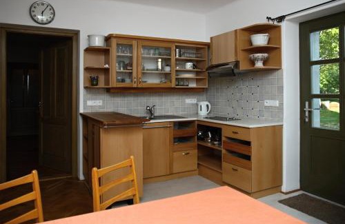 Vedomice Apartment | Unforgettable Stay at Ubytování na statku - 10/10 Rated