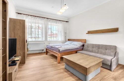 Hlinsko Hotel | Pet-Friendly Stay at Ubytování nad Bisonem with Ocean Views