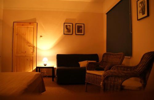 Loket Apartment | Cozy Stay at Ubytování pod Jezem with Breakfast Included