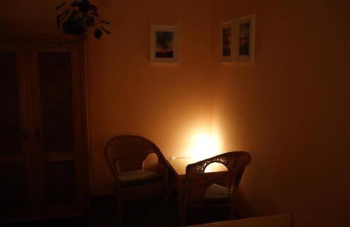 Loket Apartment | Cozy Stay at Ubytování pod Jezem with Breakfast Included