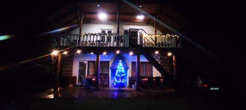 Jivka House | Welcoming Ubytování u Šveců: Pool & Family-Friendly Stay