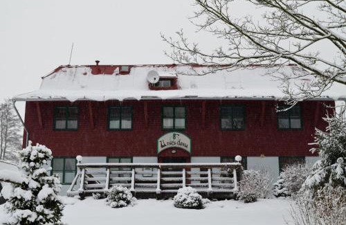 Orlicky Hotel | Cozy Stay at U nás doma: Pet-Friendly with Breakfast