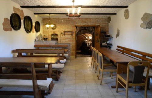 Boretice House | Idyllic Stay at Ubytování u rybníka Bořetice - 9.2/10 Rated