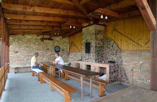 Boretice House | Idyllic Stay at Ubytování u rybníka Bořetice - 9.2/10 Rated