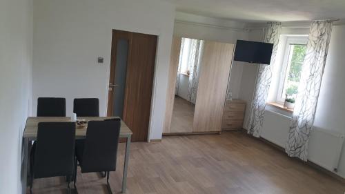 Horni Marsov House | Cozy Stay at U Hlinků with Pool & Family-Friendly Amenities