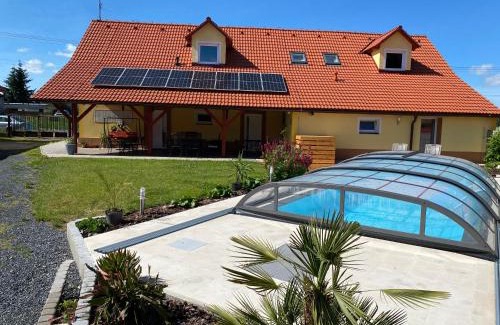 Tremosnice Apartment | Child-Friendly Retreat at Ubytování ve Starém Dvoře
