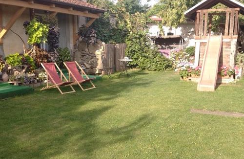 Velke Pavlovice Apartment | Welcoming Ubytování Zahrada: Family-Friendly Getaway
