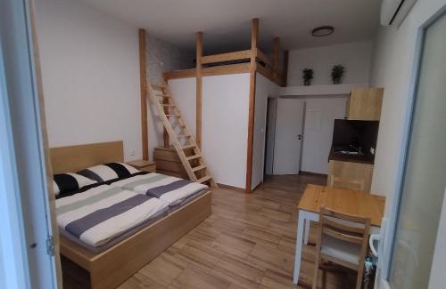 Velke Pavlovice Apartment | Welcoming Ubytování Zahrada: Family-Friendly Getaway