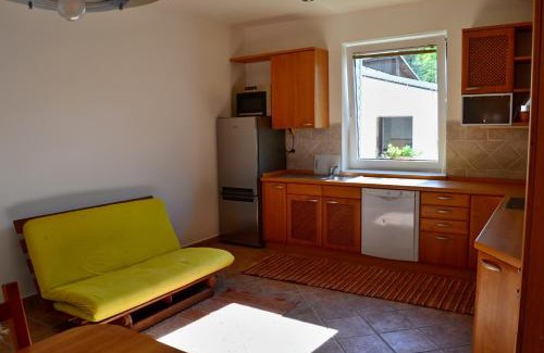 Mosty u Jablunkova Apartment | Beachfront Ubytovaní Ve Dvoře II. with Pool & Pet-Friendly