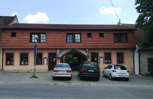 Cachtice House | Pet-Friendly Ubytovanie Anka Sučanská with Family Amenities