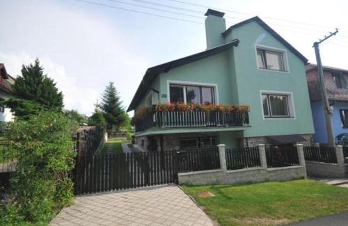 Dobsinska Masa Apartment | Discover Dagmar: Family-Friendly Stay with Breakfast Included