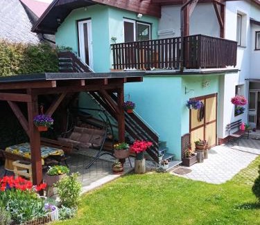 Dobsinska Masa Apartment | Discover Dagmar: Family-Friendly Stay with Breakfast Included