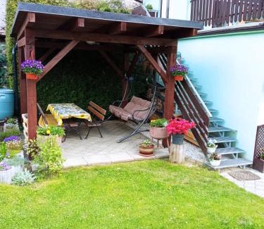 Dobsinska Masa Apartment | Discover Dagmar: Family-Friendly Stay with Breakfast Included