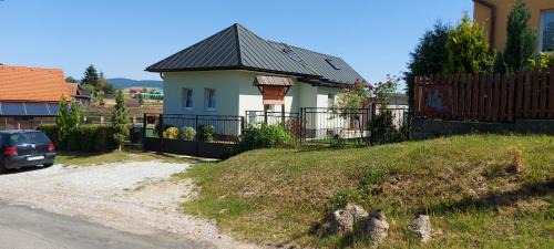 Spisske Tomasovce House | Petra Accommodation: Family-Friendly Stay with Great Amenities