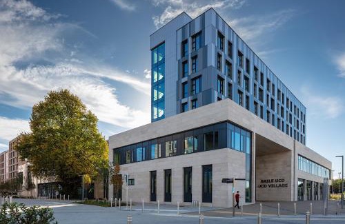 Stillorgan Other | Convenient UCD Campus Accommodation with Dining & Breakfast