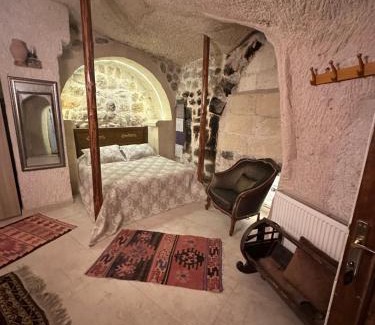 Uchisar House | Explore Uchisar Cave House: Pet-Friendly & Accessible Stay