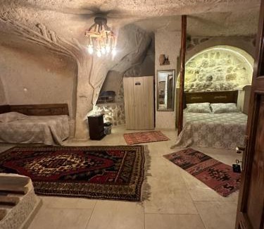 Uchisar House | Explore Uchisar Cave House: Pet-Friendly & Accessible Stay