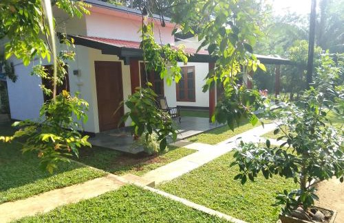 Udawalawa Hotel | Top-Rated Christina Paradise River Face with Family Amenities