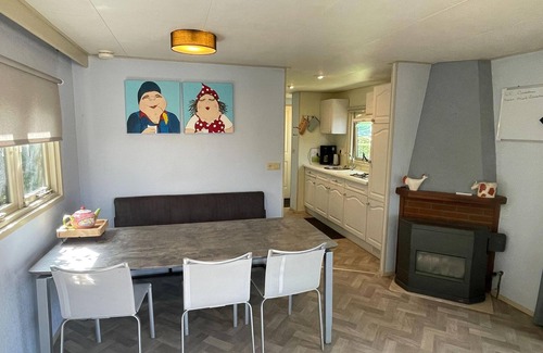 Uden Ski Chalet | Cozy Chalet in Uden with Terrace and Pet-Friendly Amenities