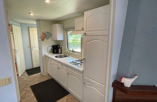 Uden Ski Chalet | Cozy Chalet in Uden with Terrace and Pet-Friendly Amenities