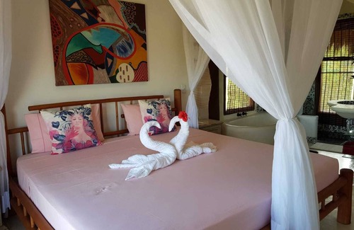 Santa Cruz Cabralia Hotel | Eco-Friendly Udexere House with Pool & Spa - Guest Rated 9.4