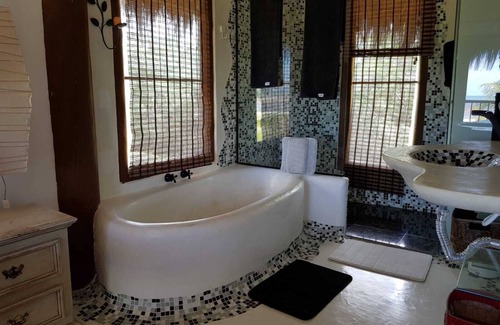 Santa Cruz Cabralia Hotel | Eco-Friendly Udexere House with Pool & Spa - Guest Rated 9.4