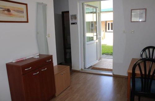 Aljmas Apartment | Experience UDIČARSKI DOM UŠĆE: Pet Friendly Ocean Views