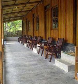 Tentena House | Cozy Ue Datu Cottages: Family-Friendly with Breakfast