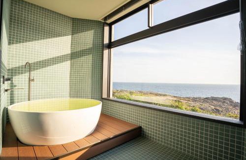 Tsubaki Onsen Hotel | Relaxing UENIMO ONSEN HOTEL 白浜 with Spa & Hot Tub Access