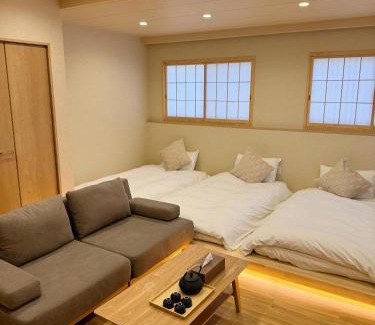 Higashiueno Apartment | Discover Ueno K: Child-Friendly Retreat with 9.2 Star Rating