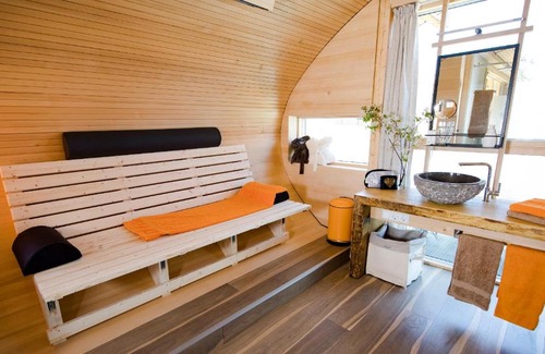 Koslau House | UFO47: Oceanfront Retreat with Pool & Top Guest Ratings