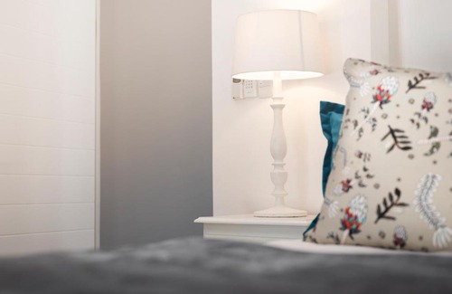 Blue Crane Route Bed & Breakfast | Discover Ufumene Game Lodge: Poolside Family Getaway
