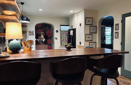 Athens House | UGA Gameday House: Tailgate + walk to Sanford Stadium - 4BR/3.5 bath in 5 Points