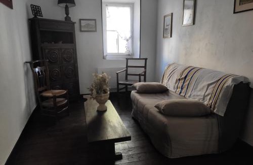 Behobie Apartment | Top-Rated Ugarte: Family-Friendly Hotel with Great Reviews