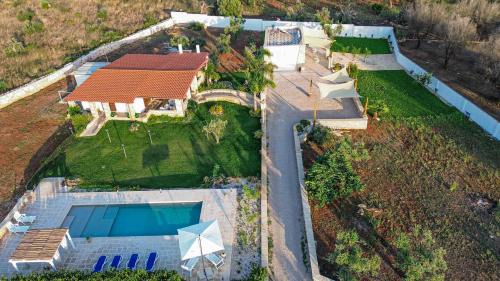 Ugento Cabin | Ugento Country Cottage: Poolside Retreat with Ocean Views