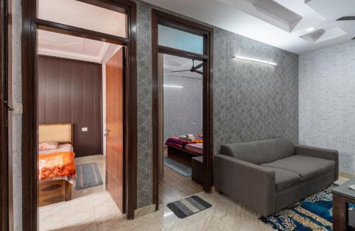 South West Apartment | Convenient UGF Cozy Flats Bnb: 2 BHK Near Delhi Airport