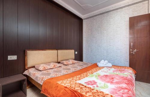 South West Apartment | Convenient UGF Cozy Flats Bnb: 2 BHK Near Delhi Airport