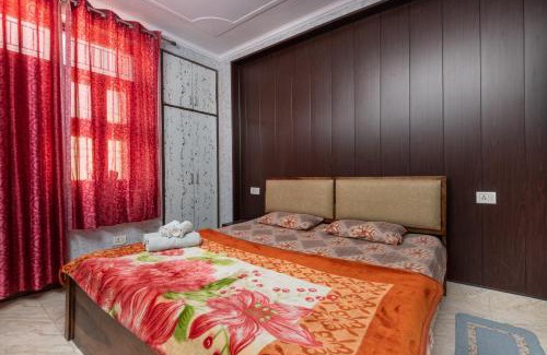 South West Apartment | Convenient UGF Cozy Flats Bnb: 2 BHK Near Delhi Airport