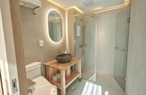 Sogong-dong Hotel | Explore UH Suite Seoul Square: Family-Friendly Retreat