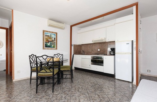 La Pineda Apartment | UHC CASPEL: Unwind on La Pineda's Premier Rooftop Terrace