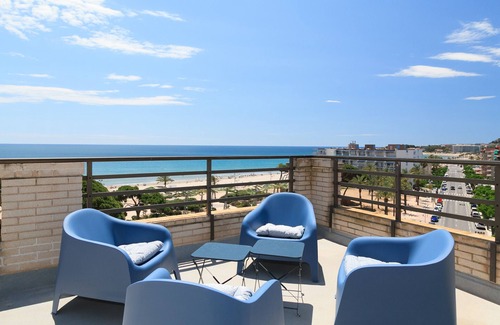 La Pineda Apartment | UHC CASPEL: Unwind on La Pineda's Premier Rooftop Terrace