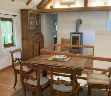 Aub House | Uhlenmühle: Family and Pet-Friendly Retreat Awaits You