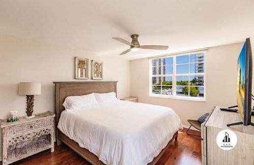 Aventura House | Family-Friendly Bnb Hyperion: 3BR Condo with Pool & BBQ