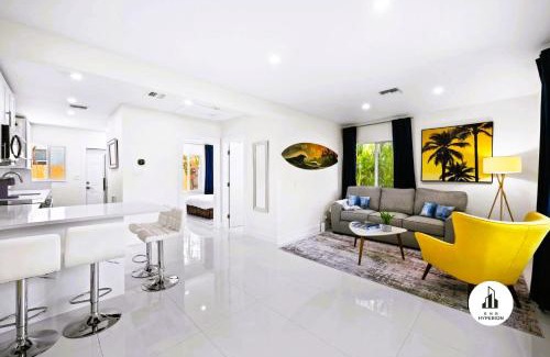 Victoria Park Apartment | Modern 1B Haven - Family-Friendly Retreat in Fort Lauderdale