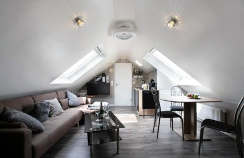 Heide Apartment | Discover Uhses Ferienwohnung: Family-Friendly Retreat