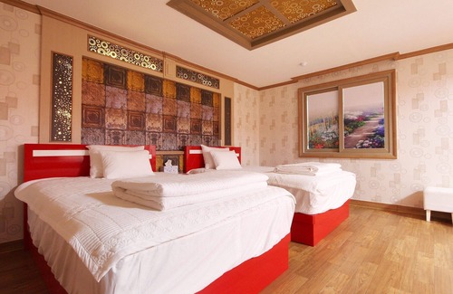 Uiryeong Hotel | Eco-Friendly Stay at Uiryeong Azalea with Breakfast Included