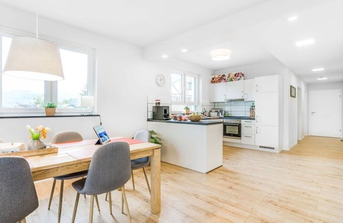 Nickenich House | Experience Comfort at Uitzicht op de Pellenz Hotel