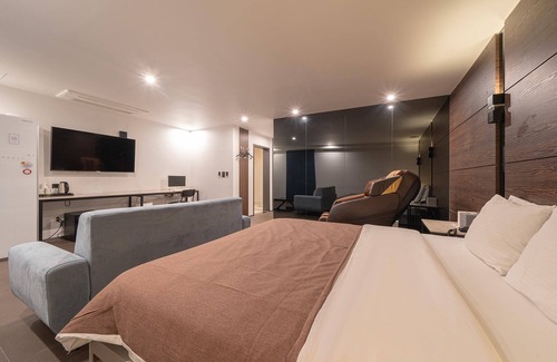 Uiwang Hotel | Eco-Friendly Uiwang Ceaser: Guest Rated 10/10 Stay
