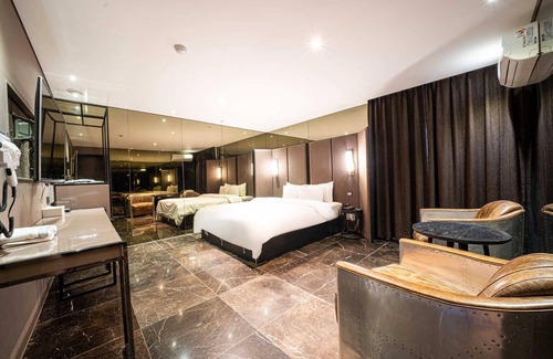 Uiwang Hotel | Eco-Friendly Uiwang Cullinan: Family and Kitchen Amenities